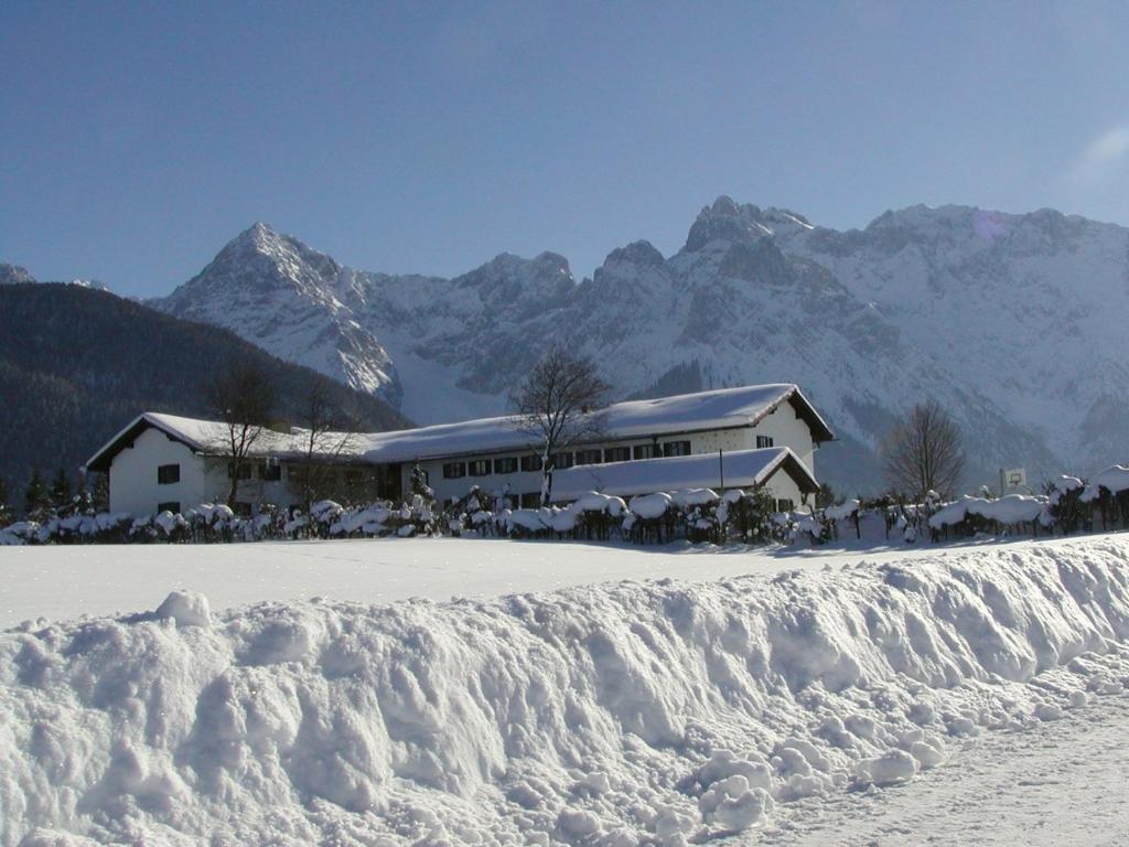 Jugendherberge Mittenwald Kültér fotó